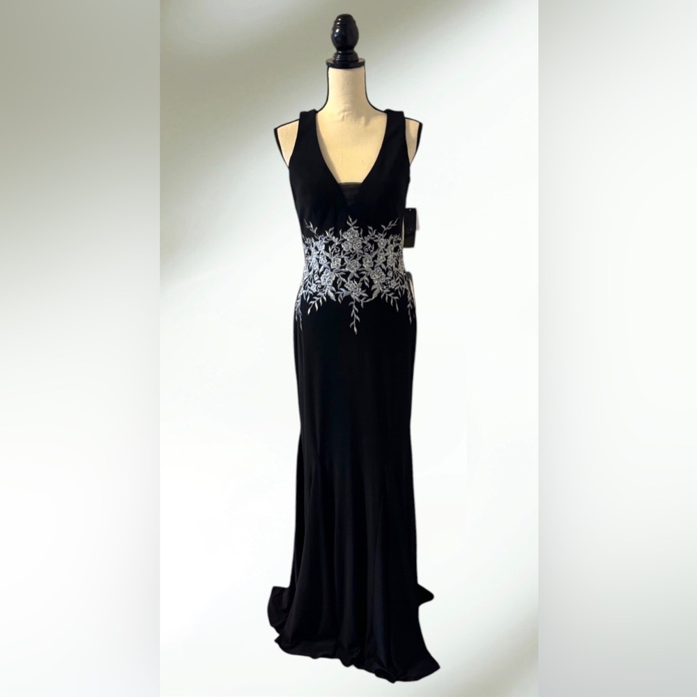 BETSY & ADAM Black Stretch Zippered Embroidered V Neck  Evening  Dress Size 6 - Picture 3 of 16